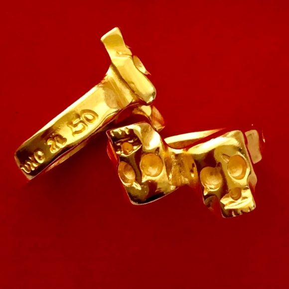 UNO de 50 Jewelry - NWT! UNO de 50 Ring "Are you Talking to Me?".